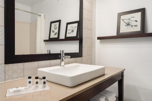 Country Inn & Suites by Radisson, Big Flats (Elmira), NY image 1